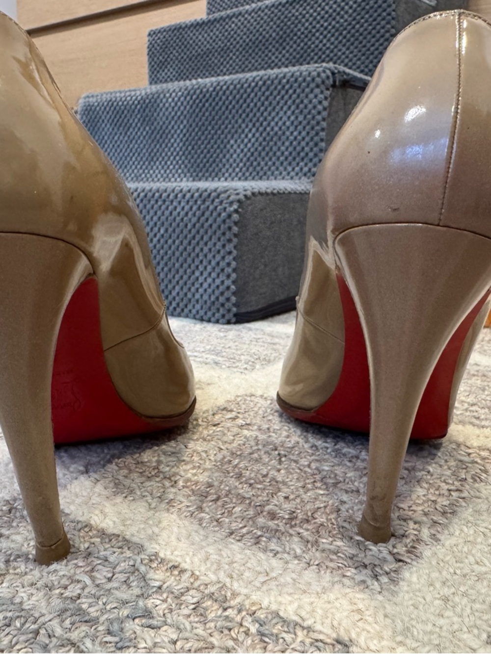 Christian Louboutin Beige Patent Leather Pointed-Toe Pumps with Red Sole - Picture 4 of 7